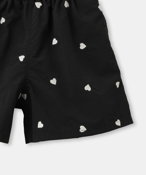 ROPE' PICNIC(ロペピクニック)の「【KIDS/キッズ】ハート刺しゅうナイロンキュロット(その他パンツ・キッズ・ベージュ/ブラック・150/140/130/120)」の6枚目の写真