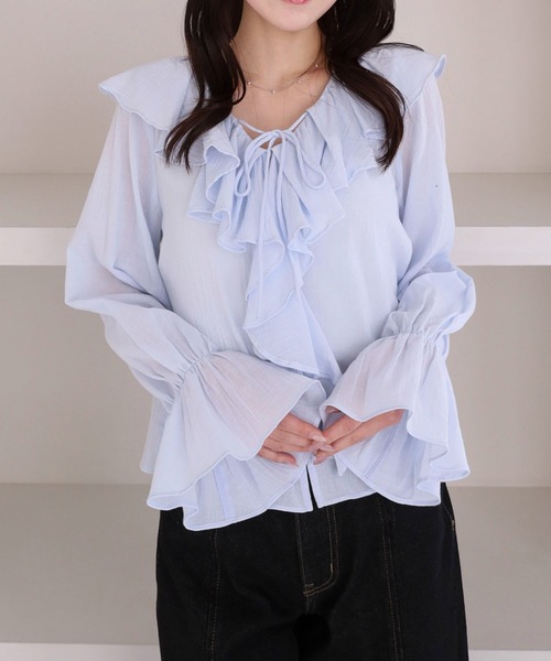 archives(アルシーヴ)の「ラッフルフリルブラウス(Tシャツ/カットソー・レディース・ブラック/オフホワイト/ブルー・MEDIUM)」の6枚目の写真