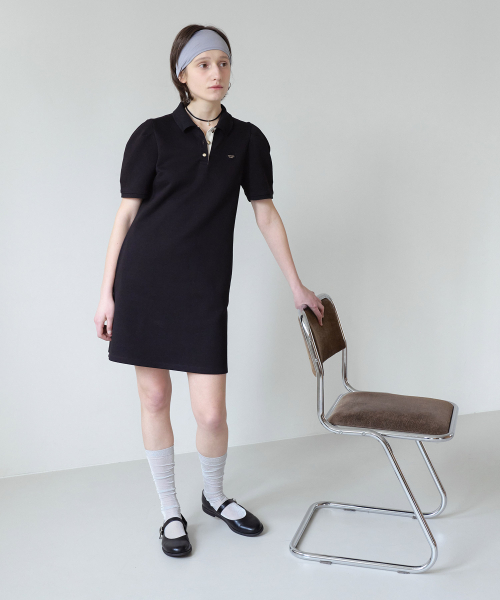 COVERNAT WOMAN（カバーナットウーマン）の「ウーマンパフカラワンピースブラック（ワンピース・レディース・その他・WM/WS）」の4枚目の写真