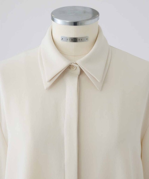 RIM.ARK(リムアーク)の「【RIM.ARK/リムアーク】W-collar classical blouse/ダブルカラークラシカルブラウス(シャツ/ブラウス・レディース・グレー/オフホワイト・FREE)」の12枚目の写真