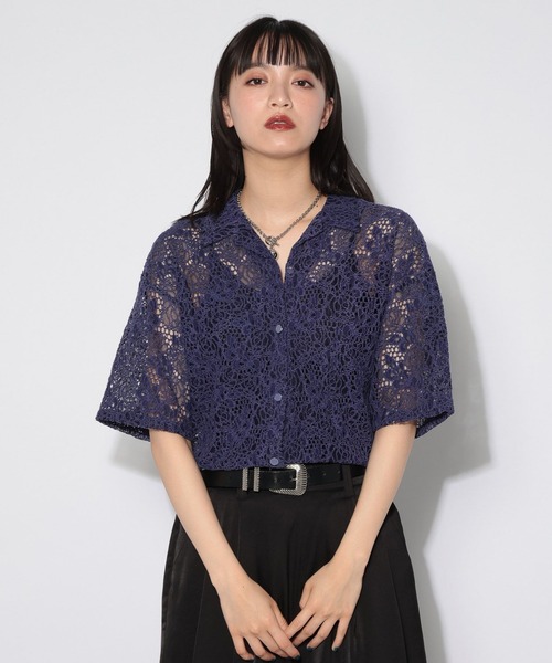 PAGEBOY(ページボーイ)の「クロスレースカイキンシャツ(シャツ/ブラウス・レディース・ネイビー/ブラック/オフホワイト/プラム・FREE)」の3枚目の写真
