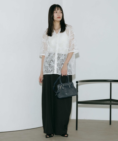 PAGEBOY(ページボーイ)の「クロスレースカイキンシャツ(シャツ/ブラウス・レディース・ネイビー/ブラック/オフホワイト/プラム・FREE)」の5枚目の写真