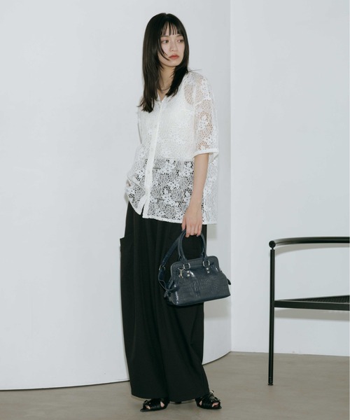 PAGEBOY(ページボーイ)の「クロスレースカイキンシャツ(シャツ/ブラウス・レディース・ネイビー/ブラック/オフホワイト/プラム・FREE)」の7枚目の写真