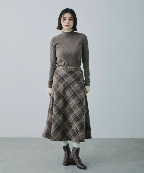 Mirette(ミレット)の「レースカフスハイネックリブトップス / Lace Cuff High Neck Rib Top(Tシャツ/カットソー・レディース・ナチュラル/ブラウン・FREE)」の3枚目の写真