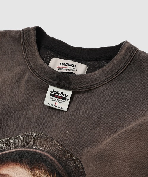 DAIRIKU(ダイリク)の「BUTTON EYE DOLL Sunburn H-S Tag Tee(Tシャツ/カットソー・メンズ・その他・M/L)」の2枚目の写真