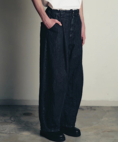 is-ness(イズネス)の「【is-ness/イズネス】5PK BALLOON PANTS(Enzyme Wash)(デニムパンツ・メンズ・ブラック/ダークインディゴブルー・M/L)」の2枚目の写真
