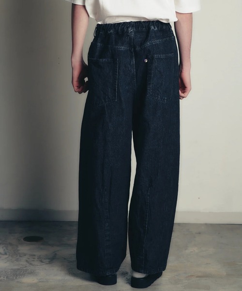 is-ness(イズネス)の「【is-ness/イズネス】5PK BALLOON PANTS(Enzyme Wash)(デニムパンツ・メンズ・ブラック/ダークインディゴブルー・M/L)」の3枚目の写真