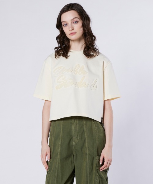 DOUBLE STANDARD CLOTHING(ダブルスタンダードクロージング)の「筆記体ロゴ クロップド天竺Tシャツ(Tシャツ/カットソー・レディース・キナリ/ピンク・FREE)」の2枚目の写真