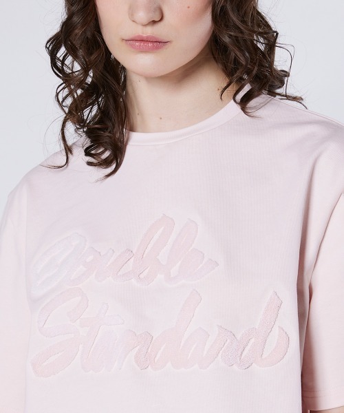 DOUBLE STANDARD CLOTHING(ダブルスタンダードクロージング)の「筆記体ロゴ クロップド天竺Tシャツ(Tシャツ/カットソー・レディース・キナリ/ピンク・FREE)」の6枚目の写真