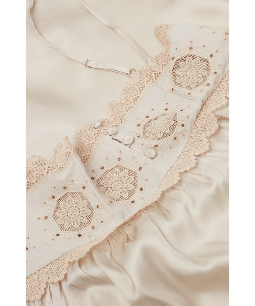 Intimissimi(インティミッシミ)の「Midsummer Dream ビスコースサテン ロングスリップ(ワンピース・レディース・クリーム・S/M/L)」の2枚目の写真