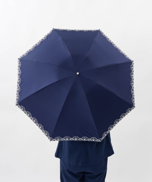 Aquascutum(アクアスキュータム)の「【 Aquascutum(アクアスキュータム)】エレガンス刺しゅう晴雨兼用傘(折りたたみ傘)(折りたたみ傘・レディース・コーラル/ブルー/ライトベージュ/シルバーグレー/ピンク/ネイビー・FREE)」の13枚目の写真