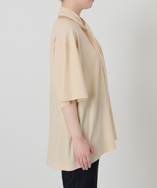 SLOBE IENA(スローブイエナ)の「Plus by ONIT/オニット SLOBE別注 スカーフ付Tシャツ(Tシャツ/カットソー・レディース・ベージュ系その他/ホワイト・FREE)」の17枚目の写真