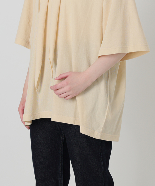 SLOBE IENA(スローブイエナ)の「Plus by ONIT/オニット SLOBE別注 スカーフ付Tシャツ(Tシャツ/カットソー・レディース・ベージュ系その他/ホワイト・FREE)」の19枚目の写真