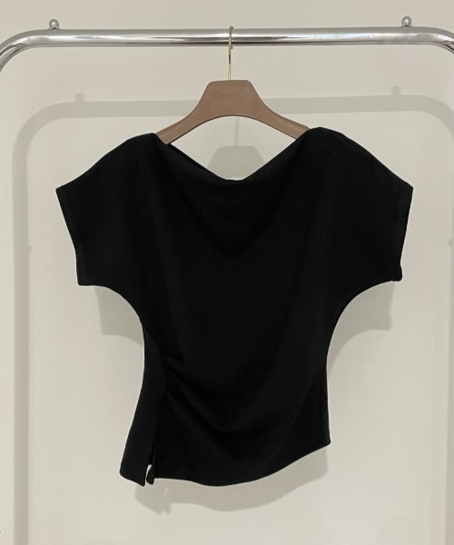 FREE STYLISTS（フリー スタイリスト）の「YUGA_YGMC　　Korean-style  Off-shoulder top（Tシャツ/カットソー・レディース・ブラック/ブラウン/オフホワイト・FREE）」の2枚目の写真