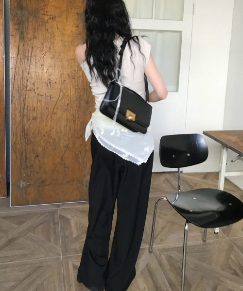 FREE STYLISTS（フリー スタイリスト）の「YUGA_YGMC　　Korean-style  Off-shoulder top（Tシャツ/カットソー・レディース・ブラック/ブラウン/オフホワイト・FREE）」の21枚目の写真