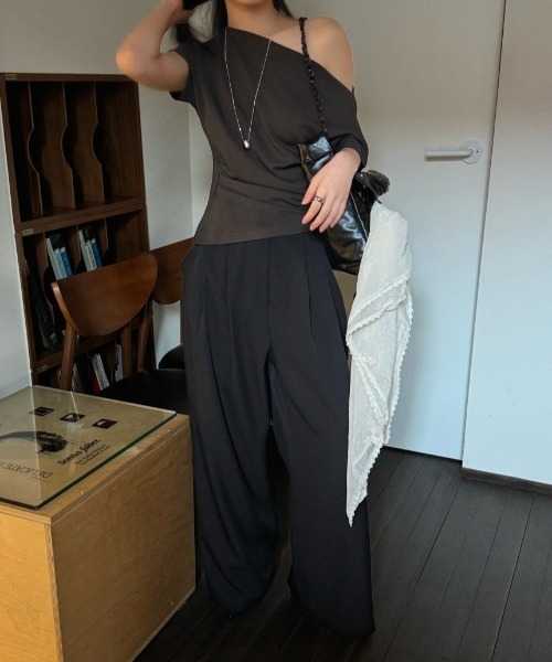 FREE STYLISTS（フリー スタイリスト）の「YUGA_YGMC　　Korean-style  Off-shoulder top（Tシャツ/カットソー・レディース・ブラック/ブラウン/オフホワイト・FREE）」の8枚目の写真