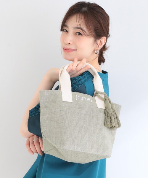 SHOO・LA・RUE(シューラルー)の「タッセル使いがアクセント ジュートランチトートバッグ(トートバッグ・レディース・ブラック/アイボリー系3/アイボリー系/ブラック系/ブラック系3/サックスブルー/イエロー/グレー・00)」の4枚目の写真