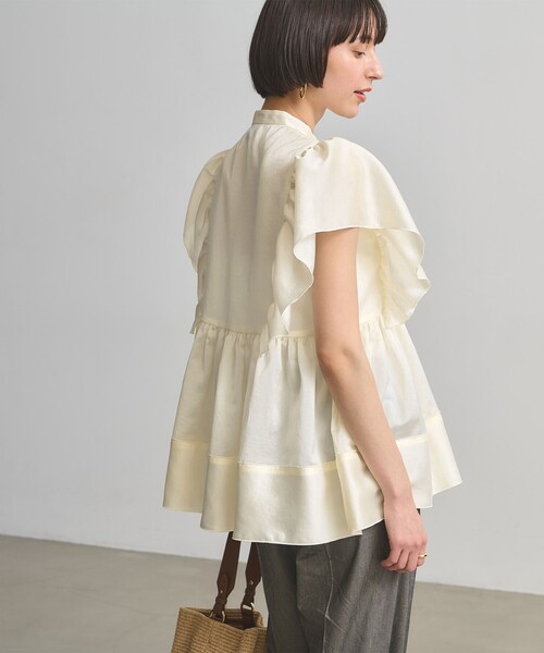 UNITED ARROWS(ユナイテッドアローズ)の「シルキー ギャザー フリルブラウス ‐ウォッシャブル‐(シャツ/ブラウス・レディース・オフホワイト/ネイビー/その他7・FREE)」の5枚目の写真