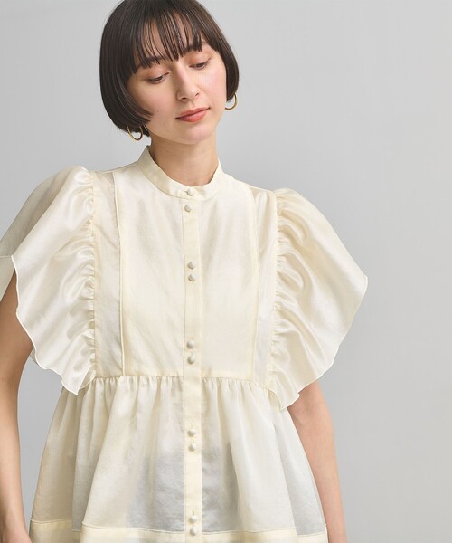 UNITED ARROWS(ユナイテッドアローズ)の「シルキー ギャザー フリルブラウス ‐ウォッシャブル‐(シャツ/ブラウス・レディース・オフホワイト/ネイビー/その他7・FREE)」の6枚目の写真