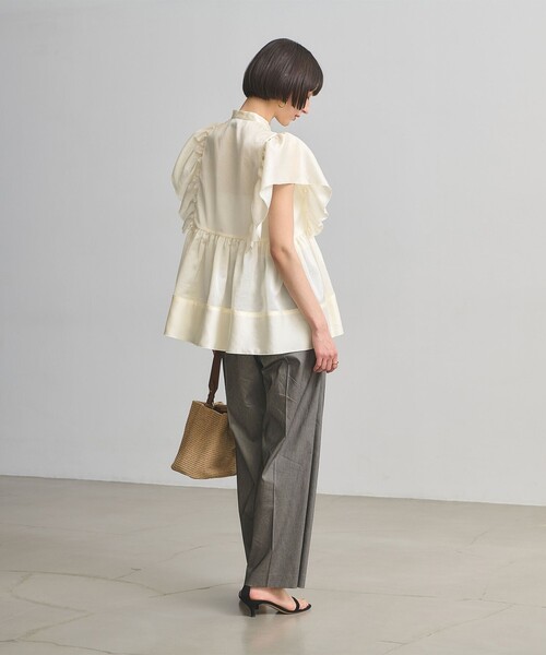 UNITED ARROWS(ユナイテッドアローズ)の「シルキー ギャザー フリルブラウス ‐ウォッシャブル‐(シャツ/ブラウス・レディース・オフホワイト/ネイビー/その他7・FREE)」の9枚目の写真