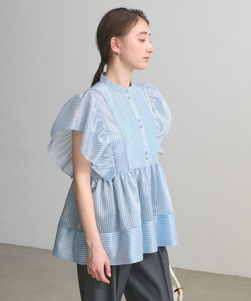 UNITED ARROWS(ユナイテッドアローズ)の「シルキー ギャザー フリルブラウス ‐ウォッシャブル‐(シャツ/ブラウス・レディース・オフホワイト/ネイビー/その他7・FREE)」の17枚目の写真