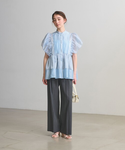 UNITED ARROWS(ユナイテッドアローズ)の「シルキー ギャザー フリルブラウス ‐ウォッシャブル‐(シャツ/ブラウス・レディース・オフホワイト/ネイビー/その他7・FREE)」の18枚目の写真