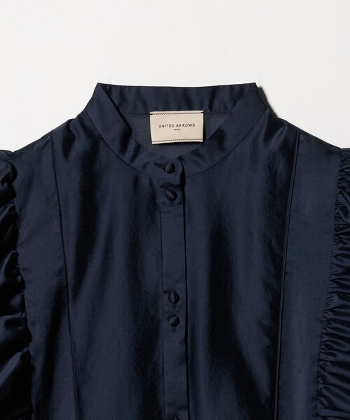 UNITED ARROWS(ユナイテッドアローズ)の「シルキー ギャザー フリルブラウス ‐ウォッシャブル‐(シャツ/ブラウス・レディース・オフホワイト/ネイビー/その他7・FREE)」の22枚目の写真