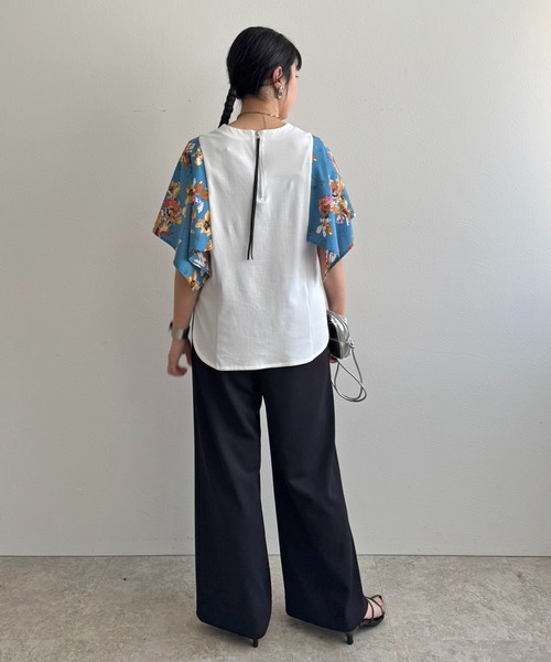 LHELBIE（レルビエ）の「フラワープリントトップス（Tシャツ/カットソー・レディース・ブラック/ブルー/オフホワイト・M）」の22枚目の写真