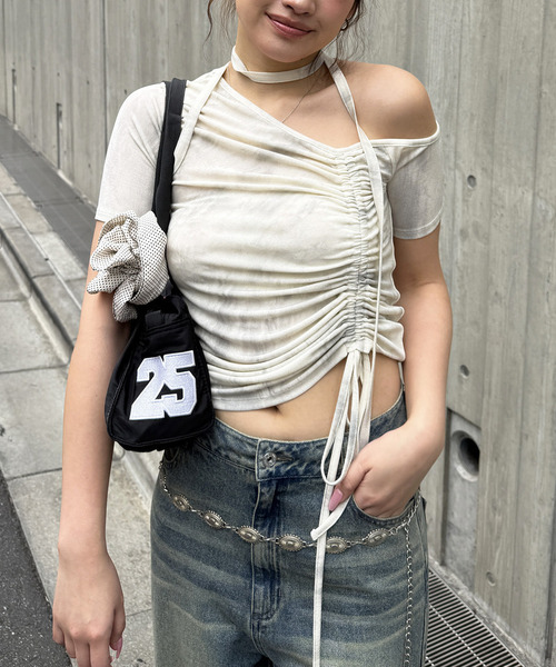 SPIRALGIRL(スパイラルガール)の「サイドギャザーワンショルトップス(Tシャツ/カットソー・レディース・オフホワイト/ブラウン/グレー・FREE)」の10枚目の写真