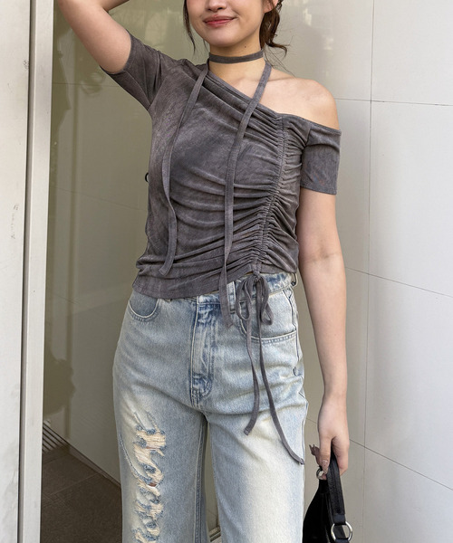 SPIRALGIRL(スパイラルガール)の「サイドギャザーワンショルトップス(Tシャツ/カットソー・レディース・オフホワイト/ブラウン/グレー・FREE)」の15枚目の写真