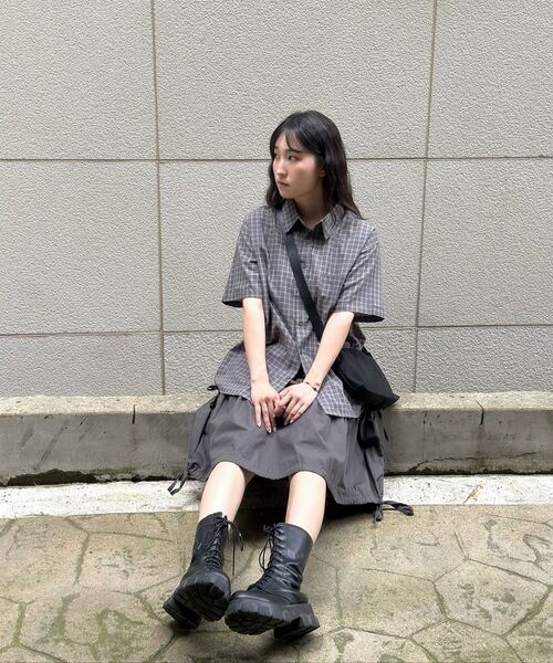 GRAYBLVD（グレイブラバット）の「リネンライクケイブチェック半袖シャツ (4COLOR)（シャツ/ブラウス・レディース・ブラック/ホワイト/ベージュ/チャコール・MEDIUM/LARGE/X-LARGE）」の10枚目の写真