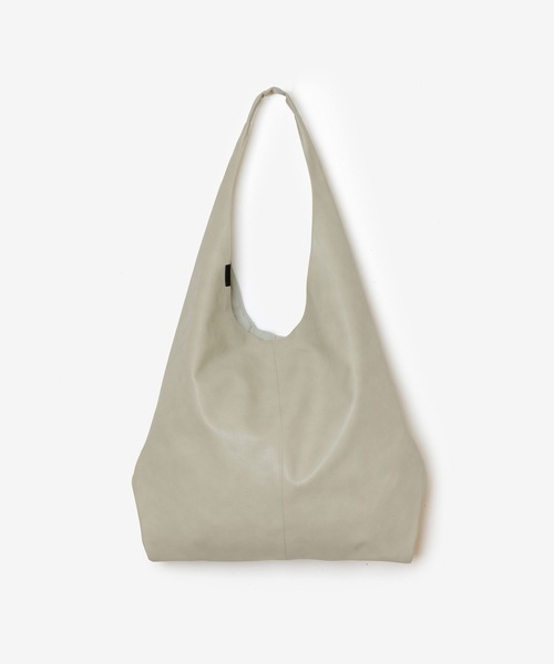 ATTACHMENT(アタッチメント)の「シンセティックレザー スモール ショッピングバッグ / SYNTHETIC LEATHER SMALL SHOPPING BAG(ショルダーバッグ・メンズ・ダークブラウン/ライトベージュ/カーキ/ブラック・ONESIZE)」の3枚目の写真