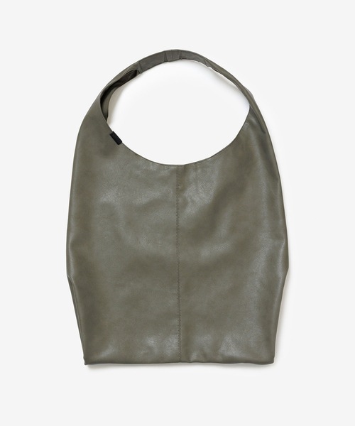 ATTACHMENT(アタッチメント)の「シンセティックレザー スモール ショッピングバッグ / SYNTHETIC LEATHER SMALL SHOPPING BAG(ショルダーバッグ・メンズ・ダークブラウン/ライトベージュ/カーキ/ブラック・ONESIZE)」の5枚目の写真