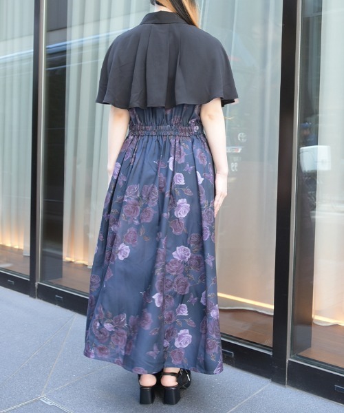 axes femme(アクシーズファム)の「アートローズ柄ケープワンピース(ワンピース・レディース・グレー/ブラック/サックスブルー・MEDIUM)」の6枚目の写真
