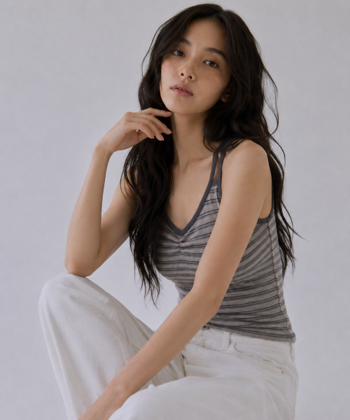 SAYUU(サユ)の「フェイドストライプスリーブレスグレー(Tシャツ/カットソー・レディース・杢グレー・FREE)」の3枚目の写真