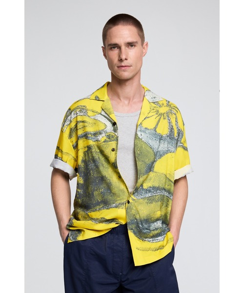 Desigual(デシグアル)の「アート フラワー 総柄プリント 半袖シャツ【2026秋冬新作】(シャツ/ブラウス・メンズ・イエロー・S/L)」の5枚目の写真