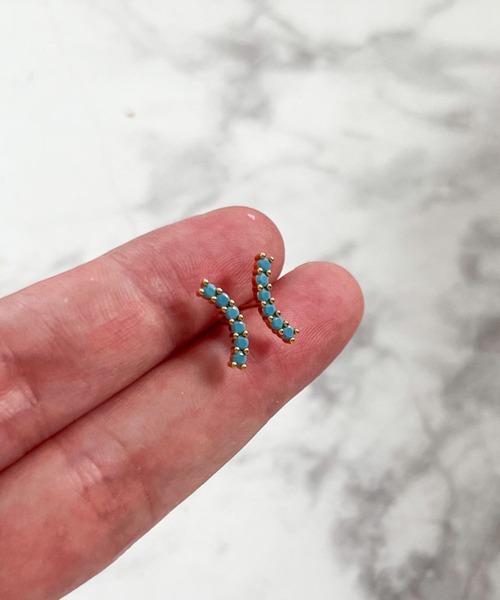 yu-ka(ユーカ)の「YU-KA:ラインジルコニアピアス Line zirconia earrings(ピアス(両耳用)・レディース・ターコイズブルー/レッド/グリーン/ゴールド・FREE)」の2枚目の写真