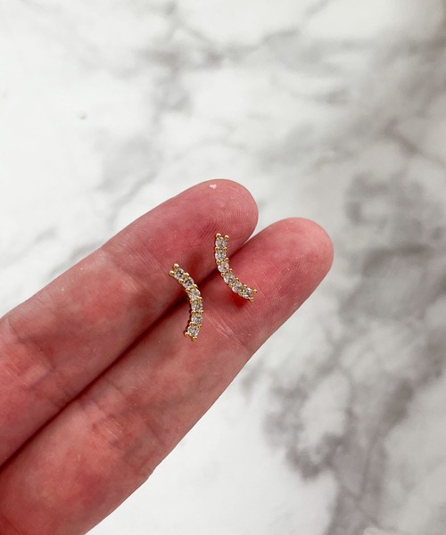 yu-ka(ユーカ)の「YU-KA:ラインジルコニアピアス Line zirconia earrings(ピアス(両耳用)・レディース・ターコイズブルー/レッド/グリーン/ゴールド・FREE)」の4枚目の写真