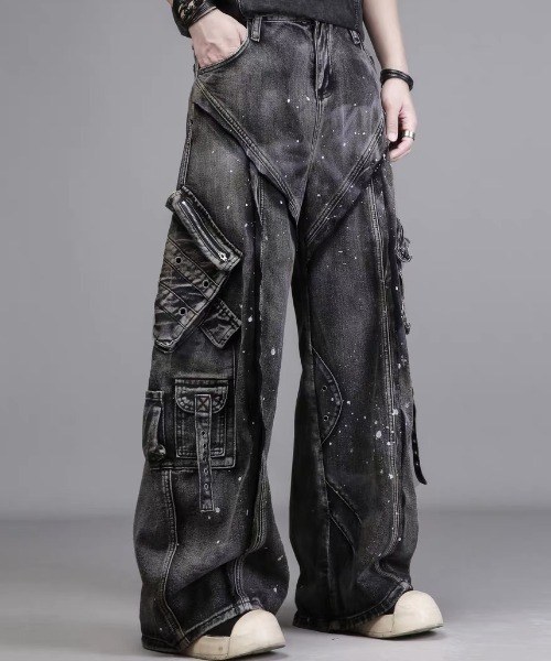 ARULE(アルール)の「A'GEM/9 × .kom 『ARULE/アルール』ヴィンテージウォッシュ ワイドデニムカーゴパンツ(カーゴパンツ・メンズ・ブラック・M/L)」の4枚目の写真