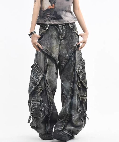 ARULE(アルール)の「A'GEM/9 × .kom 『ARULE/アルール』ヴィンテージウォッシュ ワイドデニムカーゴパンツ(カーゴパンツ・メンズ・ブラック・M/L)」の7枚目の写真