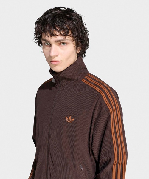 adidas(アディダス)の「adidas/アディダス FIREBIRD CORDUROY TRACK TOP ファイヤーバード コーデュロイ トラックトップ トラックジャケット ジャージ ライトアウター 羽織り スリーストライプス 袖ライン ブランドロゴ メンズ レディース 2026年秋冬 秋服(ブルゾン・メンズ・ダークブラウン/ライトブラウン・S/M/L/XL)」の11枚目の写真