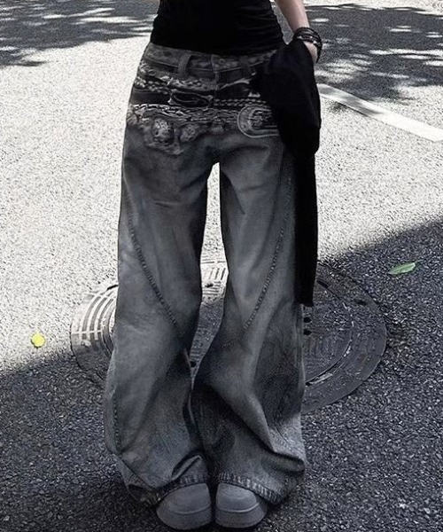 SHERU(シェル)の「フェイクスタッズベルト アシッドウォッシュ ワイドバギーパンツ(デニムパンツ・レディース・ブラック・S/M/L)」の6枚目の写真