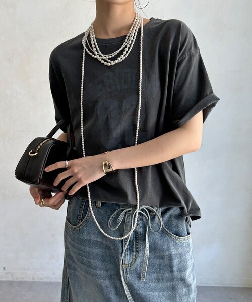 DouDou(ドゥドゥ)の「【WEB限定】カレッジナンバーロゴTEE(Tシャツ/カットソー・レディース・ブラウン/ライトベージュ/チャコールグレー・FREE)」の10枚目の写真