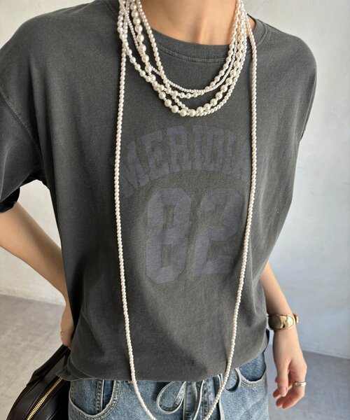 DouDou(ドゥドゥ)の「【WEB限定】カレッジナンバーロゴTEE(Tシャツ/カットソー・レディース・ブラウン/ライトベージュ/チャコールグレー・FREE)」の11枚目の写真