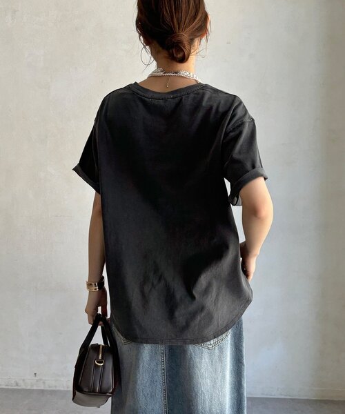 DouDou(ドゥドゥ)の「【WEB限定】カレッジナンバーロゴTEE(Tシャツ/カットソー・レディース・ブラウン/ライトベージュ/チャコールグレー・FREE)」の12枚目の写真