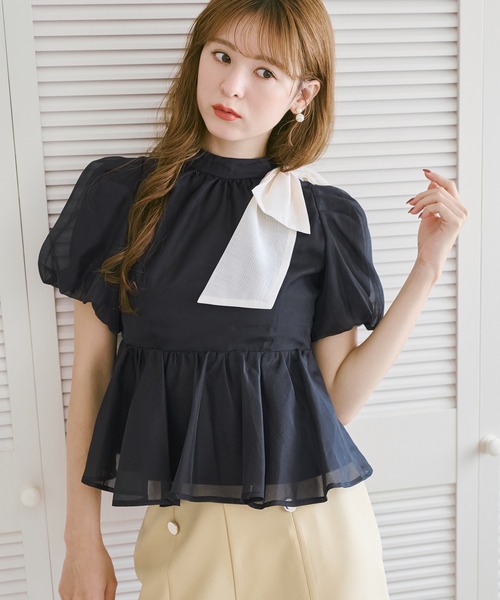 Коллекция 2026 осень‑зима — Shear Peplum blouse