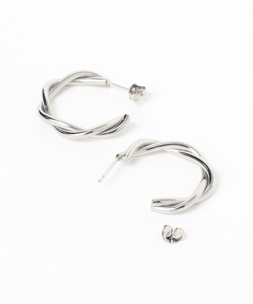 Ray BEAMS（レイビームス）の「Chalulu / ツイスト フープ ピアス（ピアス（両耳用）・レディース・ゴールド/シルバー・ONE SIZE）」の4枚目の写真