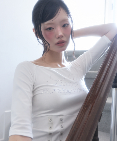 LMR(エルエムアール)の「ホットフィックスアイレットボートネックTシャツ WHITE(Tシャツ/カットソー・レディース・ホワイト・SMALL/MEDIUM)」の3枚目の写真