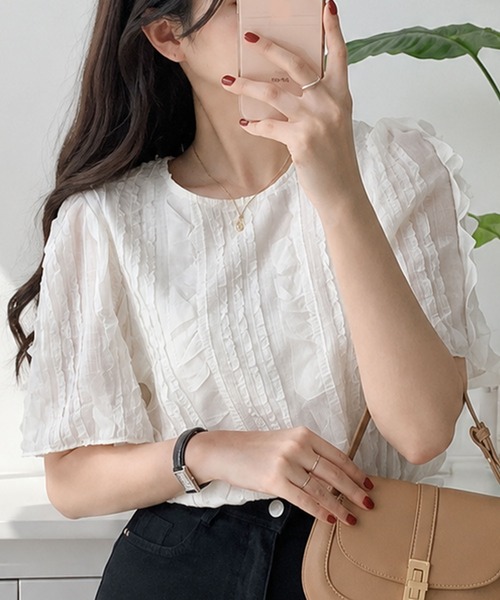 Amulet（アミュレット）の「ふんわり袖で女性らしく決まる フリルデザイン半袖ブラウス（シャツ/ブラウス・レディース・アイボリー/ブラック・M/S）」の2枚目の写真