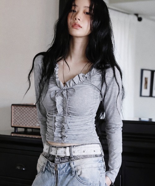 Sibra(シブラ)の「【秋冬新作】韓国風フロントフリルリボンシャーリング長袖トップス(Tシャツ/カットソー・レディース・グレー・M)」の1枚目の写真